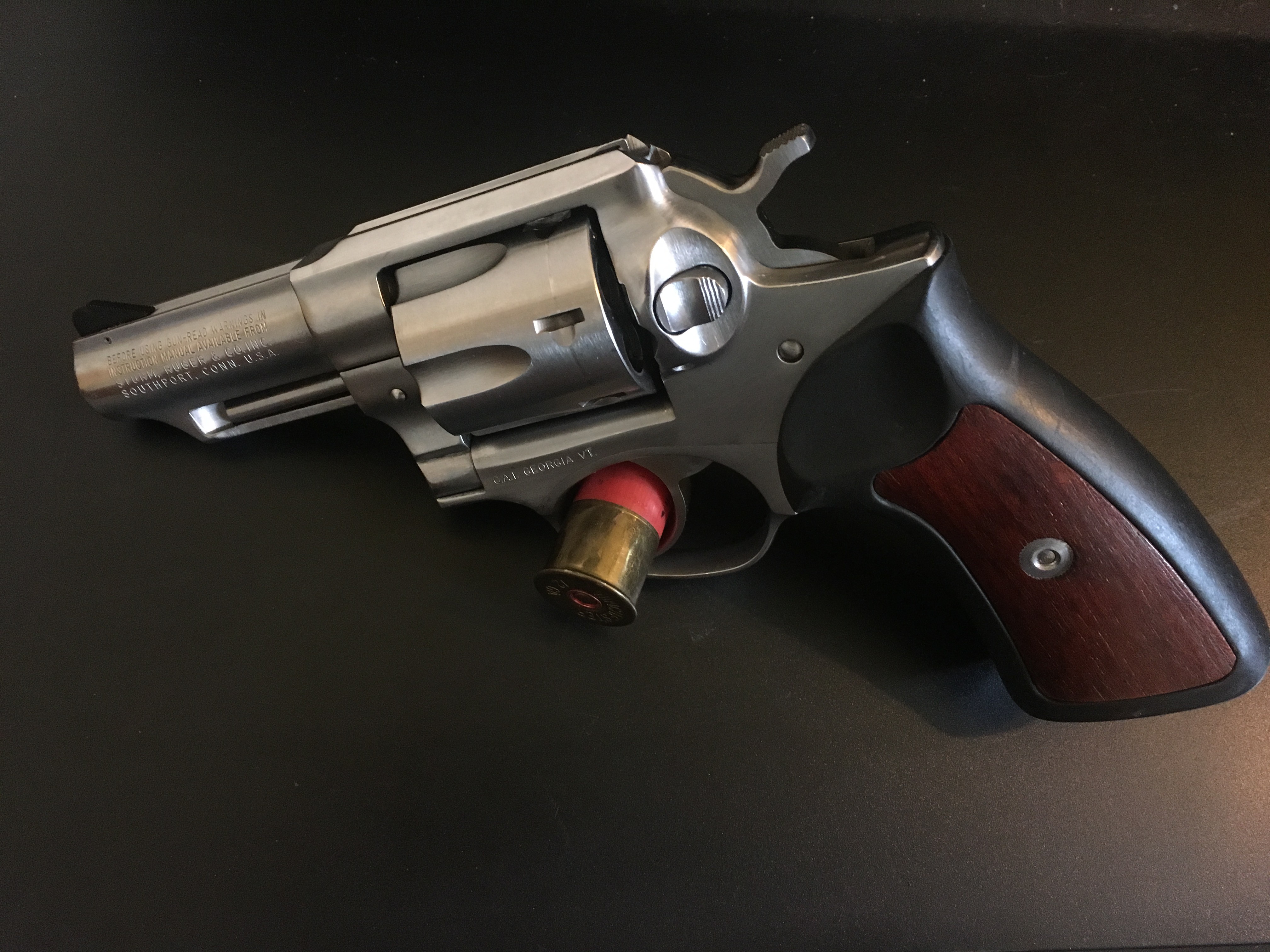 Ruger_gp100_canadian_3in.jpg Ruger_gp100_canadian_3in.jpg