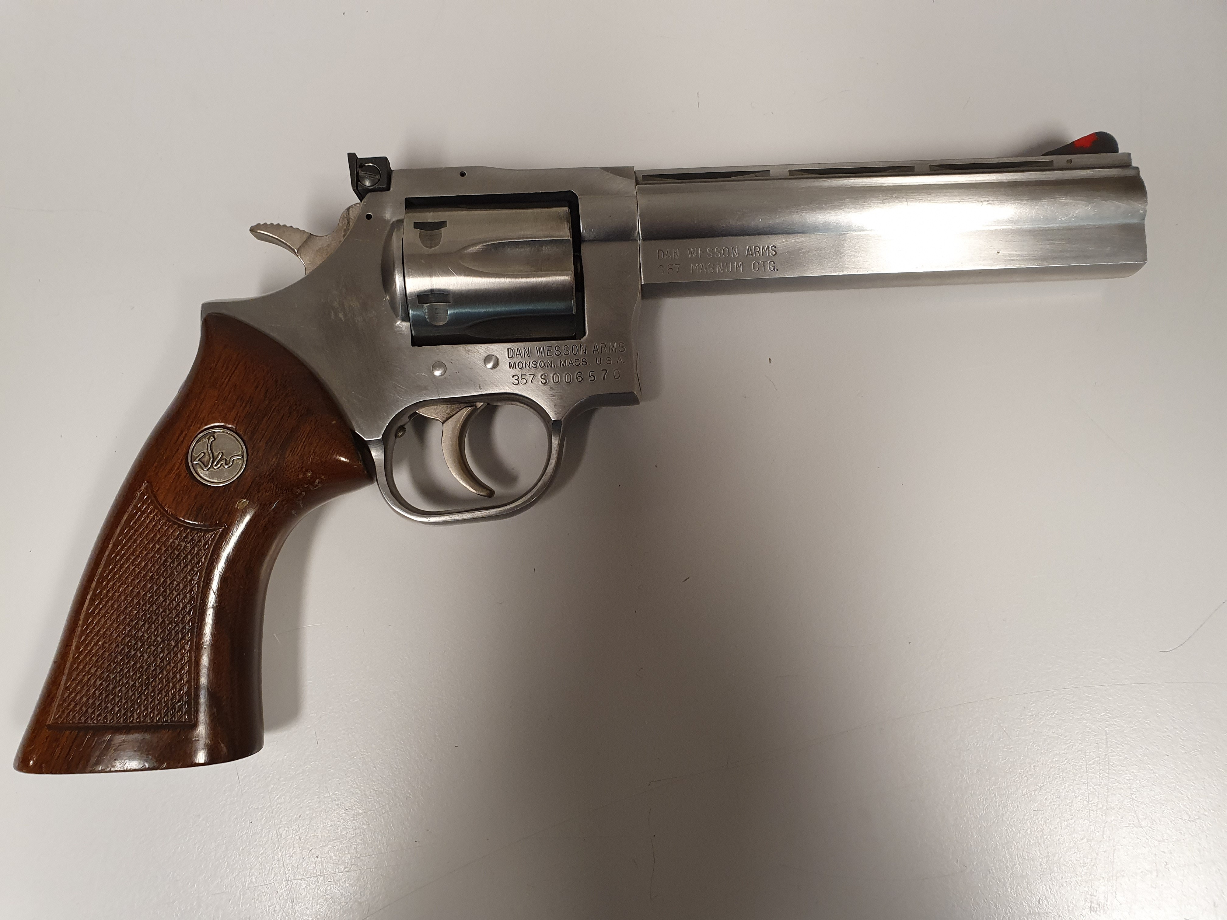 Dan-Wesson-Peter.jpg