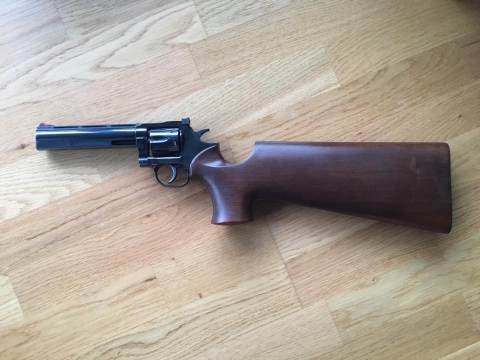 DW-rifle-stock.jpg