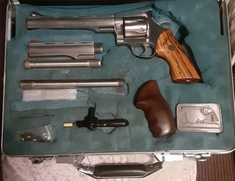 DW-M744-Pistol-Pack.jpg