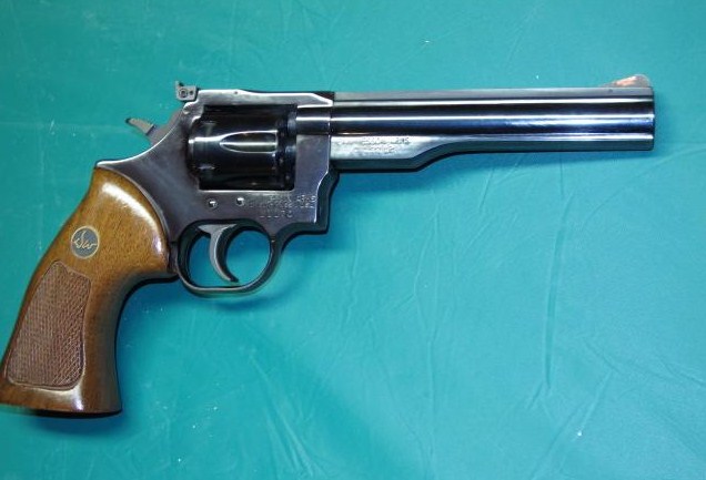 301875_01_dan_wesson_22lr_6_in_barrel_w__640-1.jpg