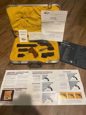 Dan-Wesson-2.jpg