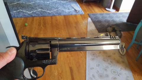 dan-wesson-2-1.jpg dan-wesson-2-1.jpg