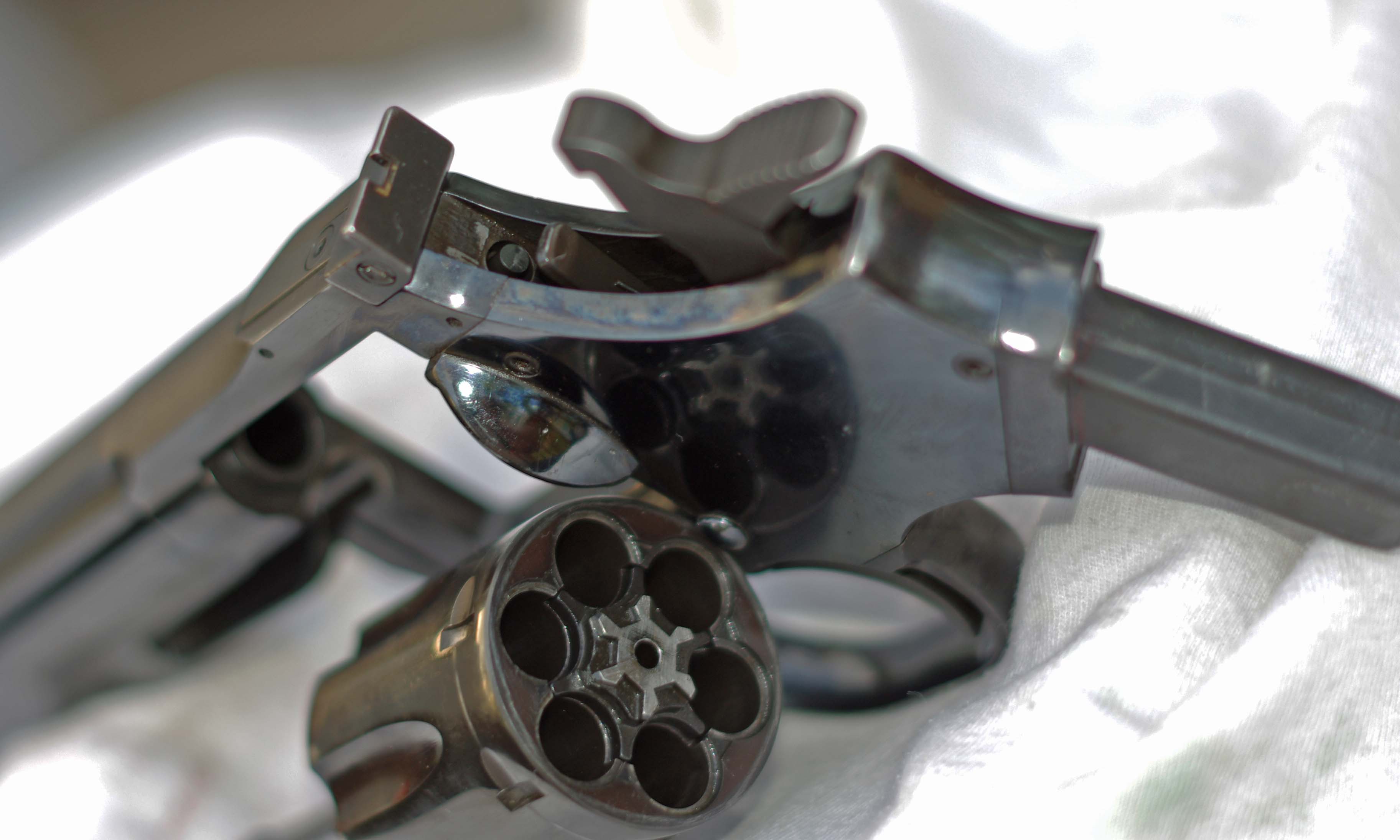 Wesson_cylinder.jpg