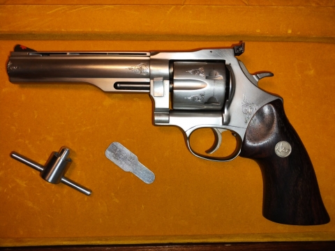 744V6_SER000194_1of250.jpg